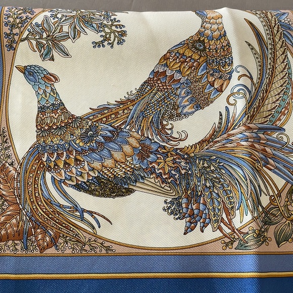 ✨✨ Salvatore Ferragamo Silk Scarf Pink Grey Gold Blue Multicolor Wrap Scarf✨✨ - Picture 4 of 17